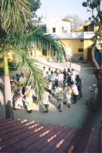 Holi dancers in the afternoon